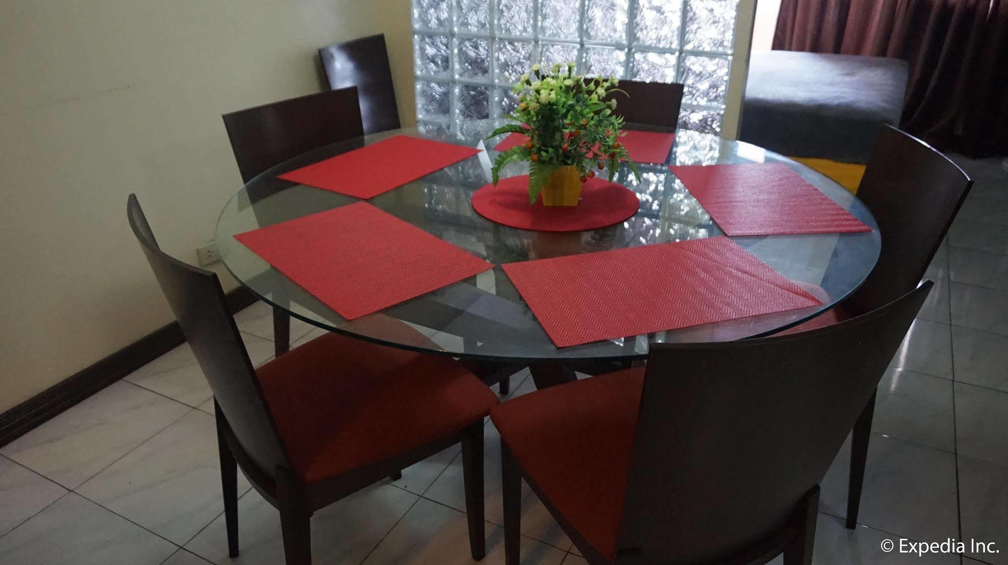 Manila Bay Serviced Apartments エクステリア 写真